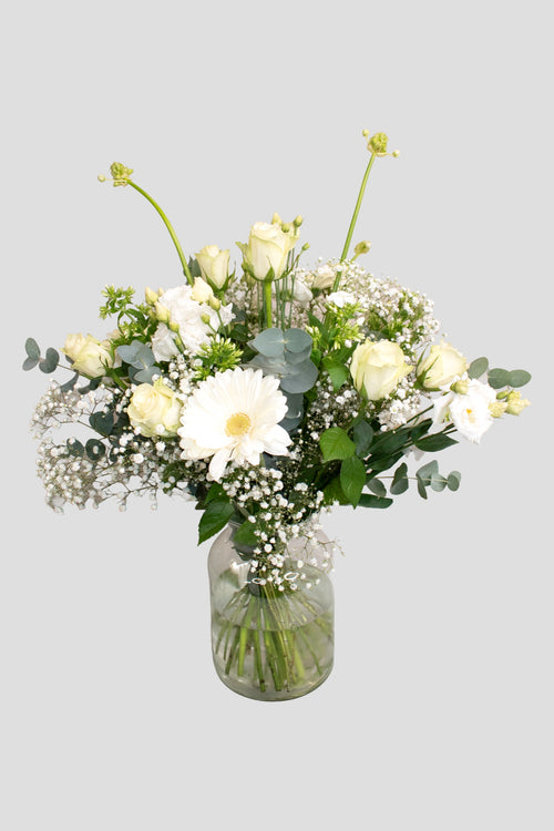 Boeket met witte gipskruid